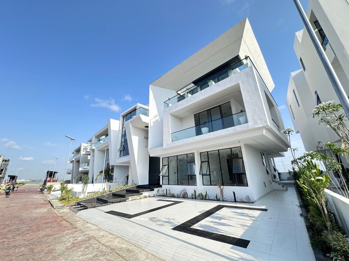 5 Bedroom House for Sale-Osapa London Lekki (3)