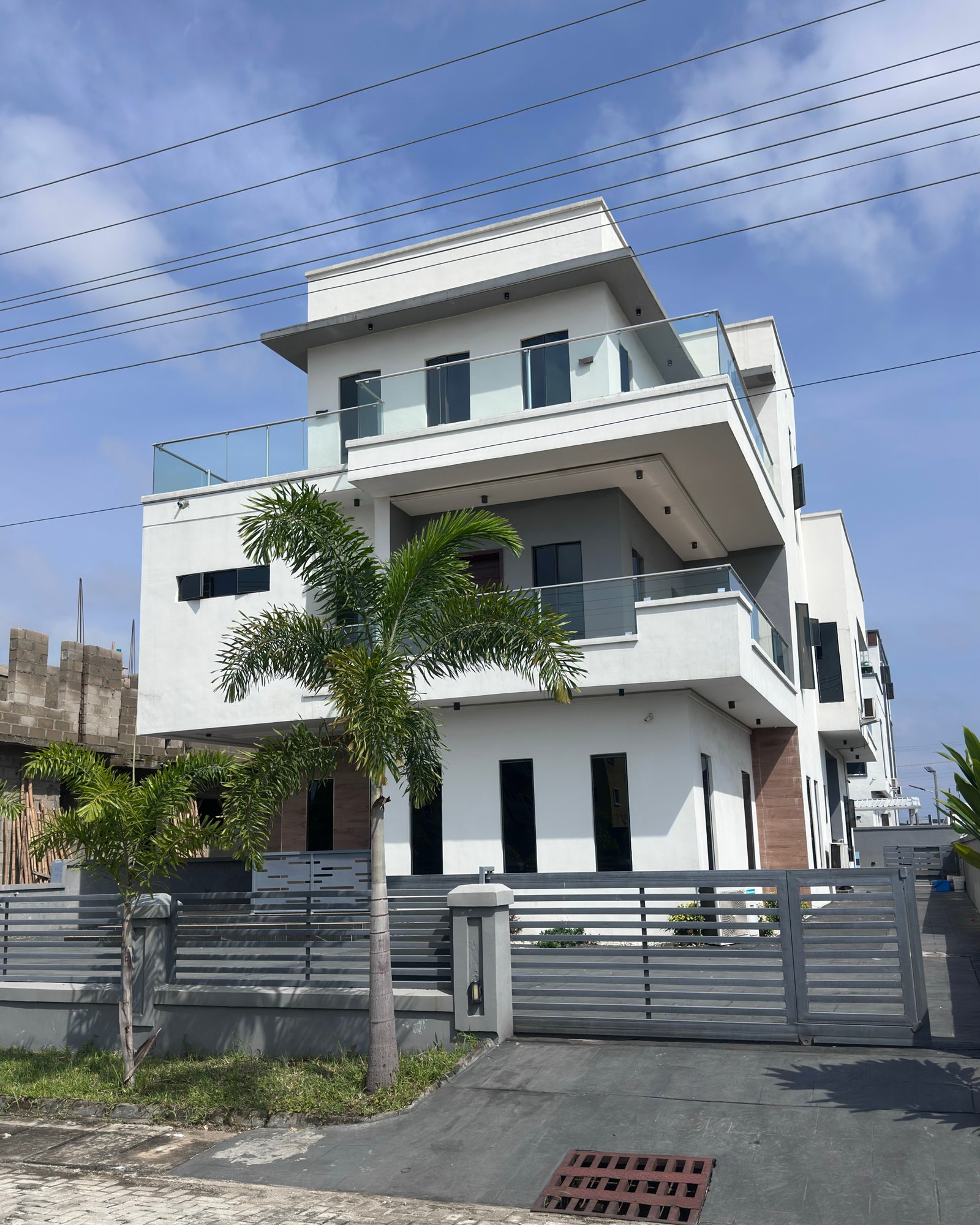 6 bedroom house for sale in Ajah