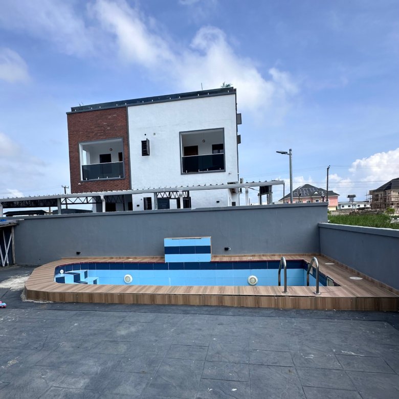 6 bedroom house for sale in Ajah