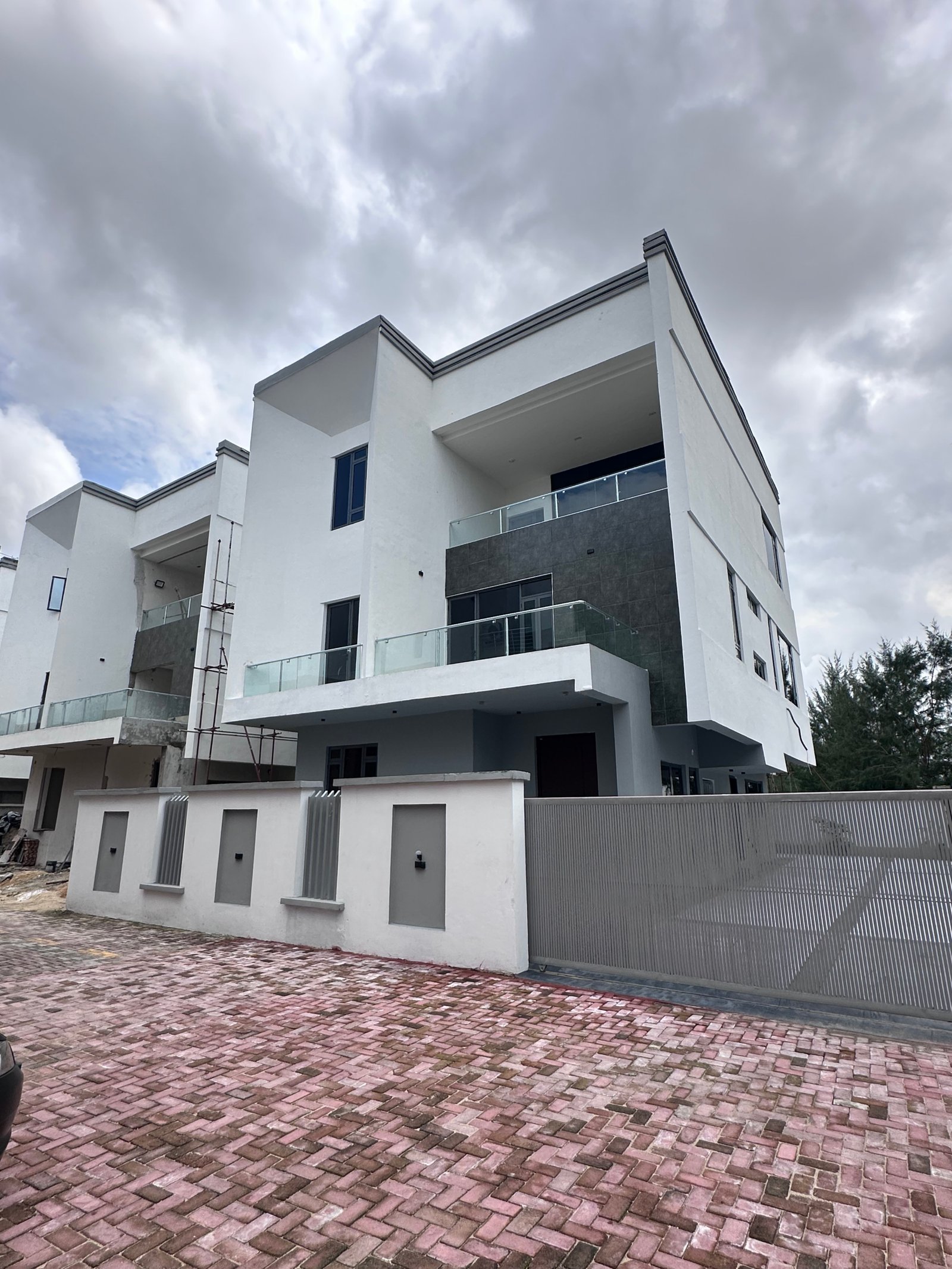 20113B15-9816-4961-8F04-9387C8E55C7D 5 bedroom detached duplex in lekki phase 1