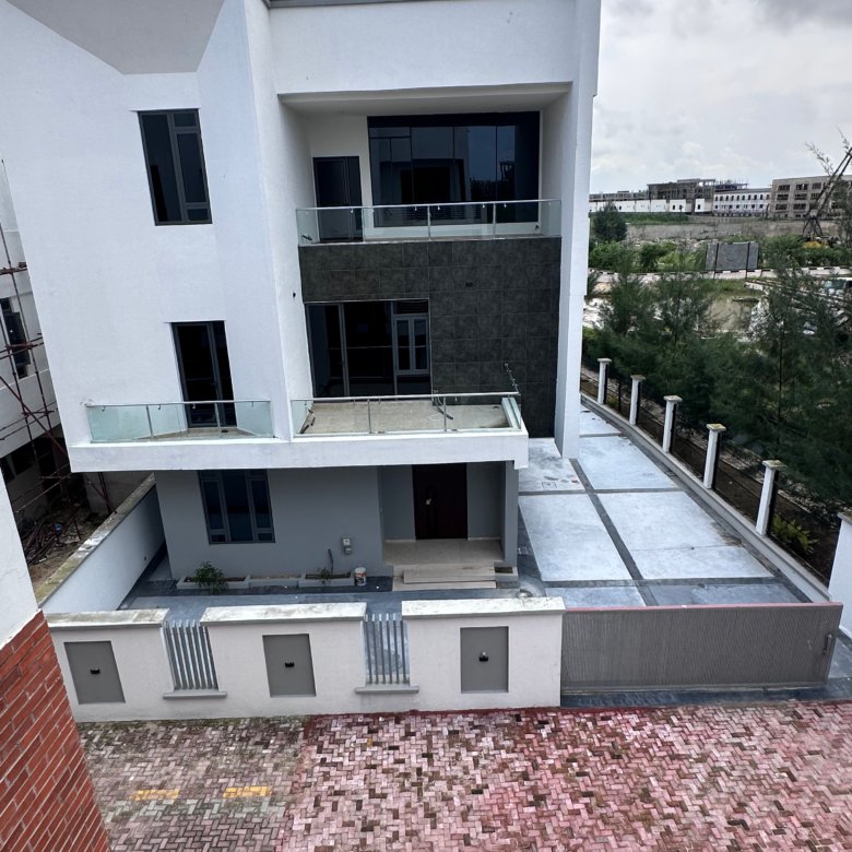 5 bedroom detached duplex in lekki phase 1